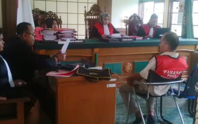 Lakukan Pencemaran Nama Baik PWI Bengkalis, Simon Duduk di Kursi Pesakitan